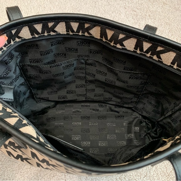 MICHAEL KORS Montauk Medium Signature Black/Brige Canvas Fabric Tote - Picture 10 of 14